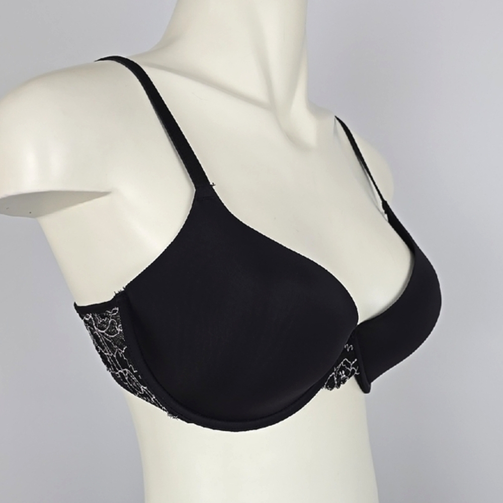 ⭐️2/ $30⭐️ Vassarette Black Underwire Bra Black White Soft Floral Lace Size 38C
